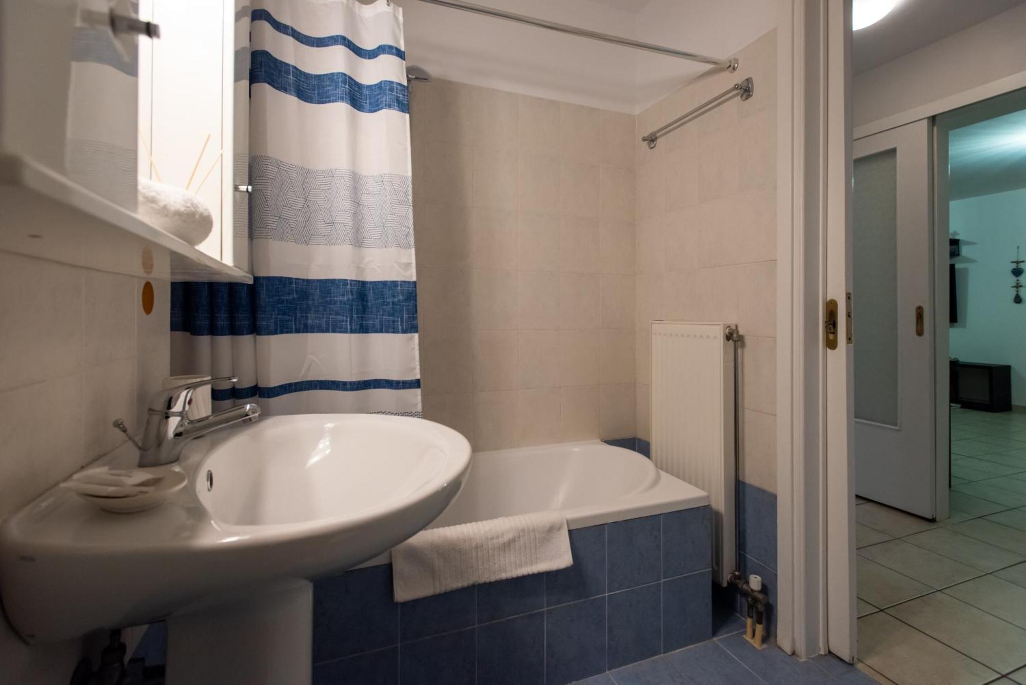 Kg Acropolis Escape Spa Apartment Athen Exterior foto